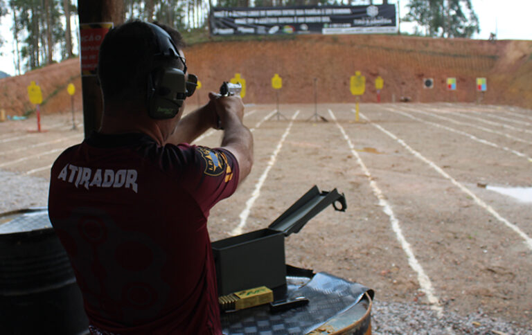 tirar com maior precisão com pistola